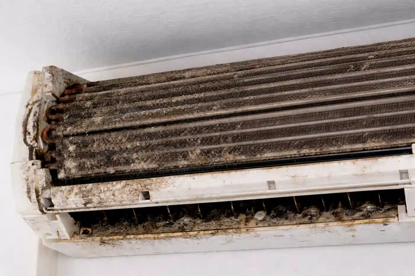 エアコン施工前